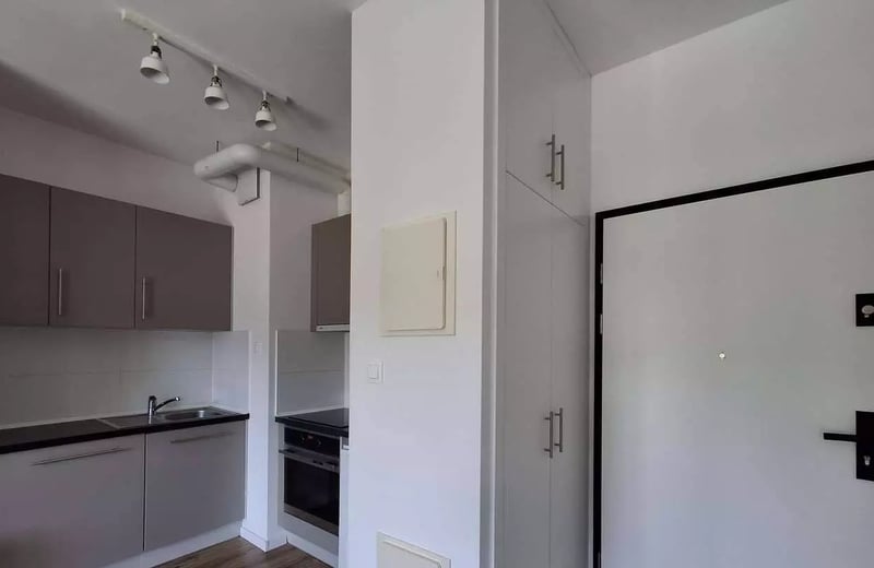 Alquiler a largo plazo de un estudio, 29 m², Cracovia, Polonia