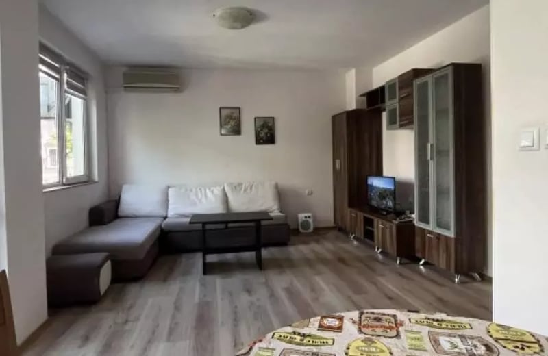 Langzeitmiete: 1+1-Wohnung, Stadtteil Operata, Varna, Bulgarien