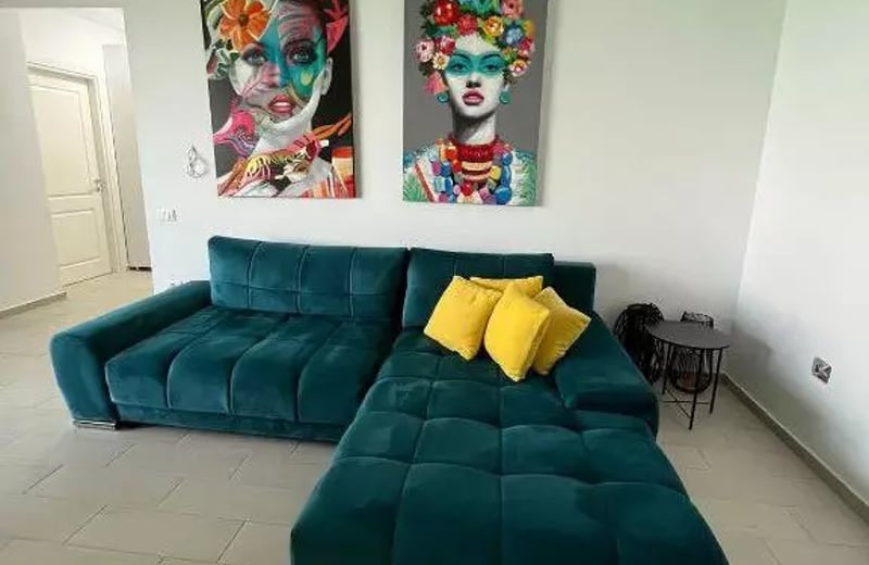 Location longue durée d’un appartement de 3 pièces, 70 m², dans le quartier de Mamaia, Constanța, Roumanie