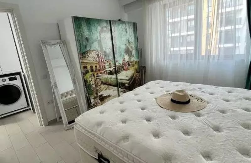 Location longue durée d’un appartement de 3 pièces, 70 m², dans le quartier de Mamaia, Constanța, Roumanie