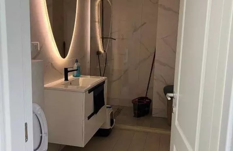 Location longue durée d’un appartement de 3 pièces, 70 m², dans le quartier de Mamaia, Constanța, Roumanie