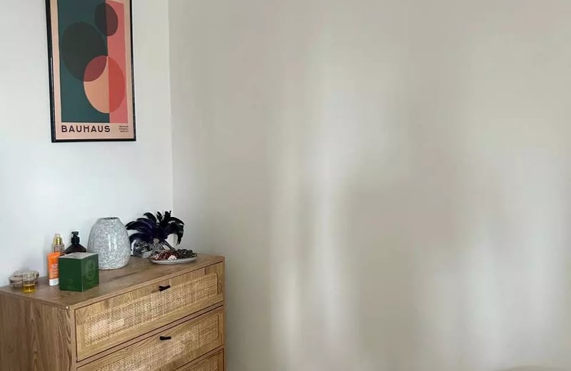 Long-term rental of a 2-room apartment, 16th arrondissement, Paris, France