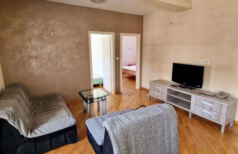 Location longue durée d’un appartement de 3 pièces, 62 m², dans le quartier Zvezdara, Belgrade, Serbie