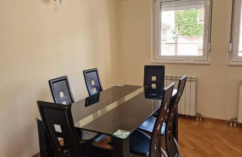 Location longue durée d’un appartement de 3 pièces, 62 m², dans le quartier Zvezdara, Belgrade, Serbie