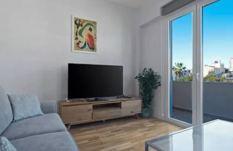 Langfristige Vermietung einer 3-Schlafzimmer-Wohnung, 150 m², in Alicante, Spanien