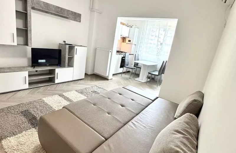 Alquiler a largo plazo de un piso de 2 habitaciones, 50 m², distrito Kiajna, Bucarest, Rumanía