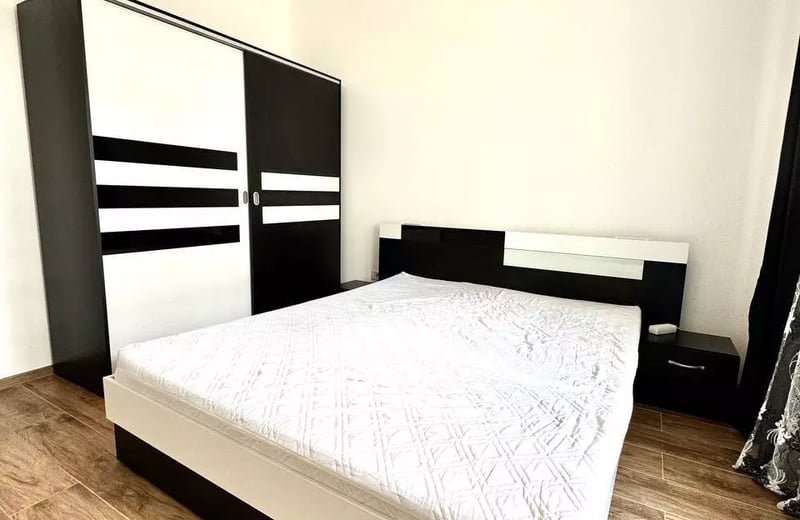 Alquiler a largo plazo de un piso de 2 habitaciones, 50 m², distrito Kiajna, Bucarest, Rumanía