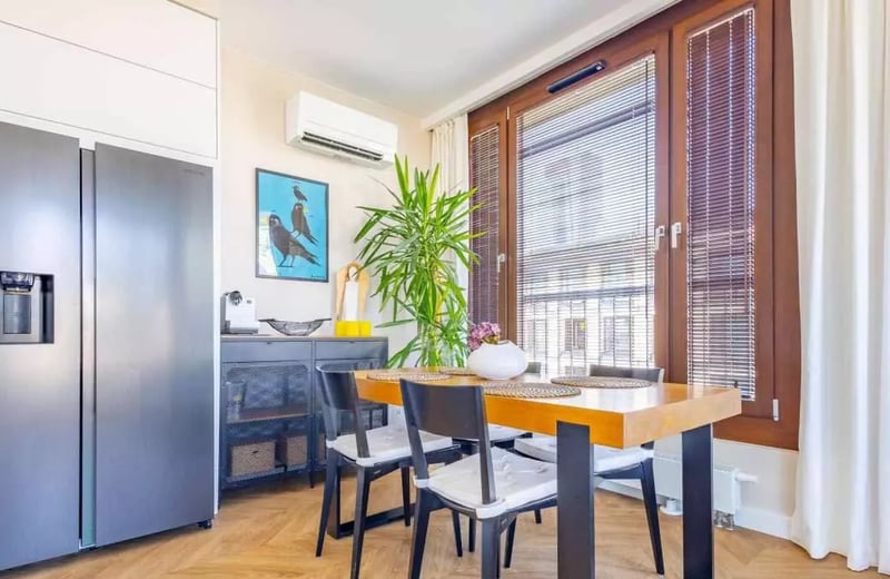 Alquiler a largo plazo de un piso de 3 habitaciones, 63 m², Wola, Varsovia, Polonia