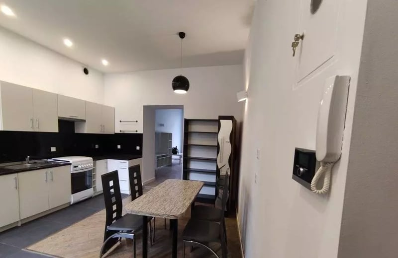 Long-term rental of a 1-room apartment in Kazimierz district, Kraków, Poland