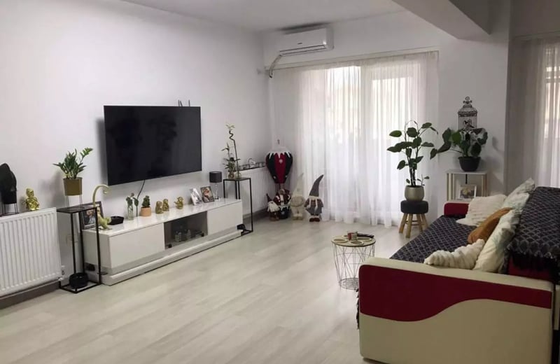Alquiler a largo plazo de un piso de 2 habitaciones, 60 m², Constanza, Rumanía