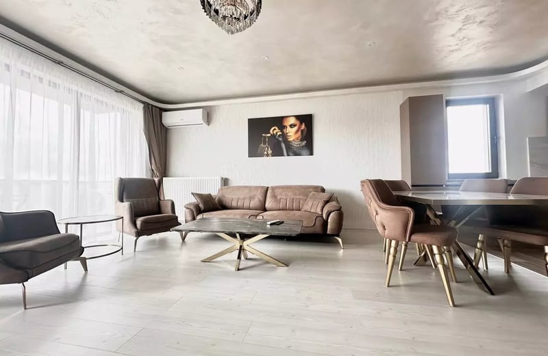 Долгосрочная аренда 4-комнатной квартиры, 100 м², Coresi, Брашов, Румыния