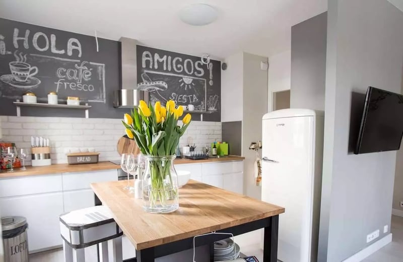 Long-term rental of a 4-room apartment, 84 m², Wola district, Warsaw, Poland