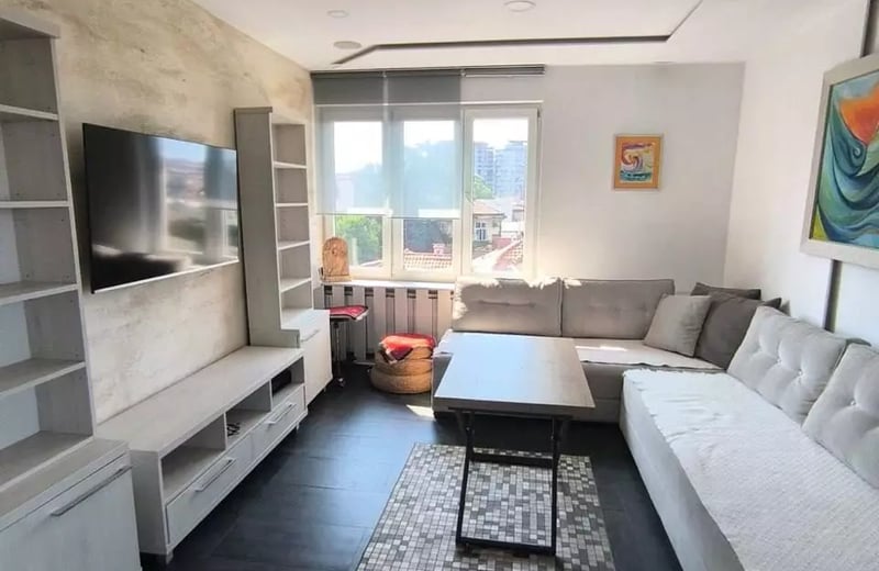 Долгосрочная аренда 2-комнатной квартиры, 62 м², в центре, Белград, Сербия