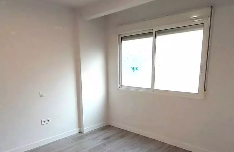 Langzeitmiete einer 3-Schlafzimmer-Wohnung, 90 m², in Alicante, Spanien