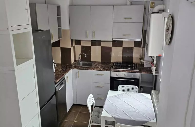 Alquiler a largo plazo de un piso de 2 habitaciones, 48 m², distrito Chiajna, Bucarest, Rumanía