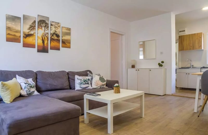 Долгосрочная аренда 2-комнатной квартиры, 60 м², в районе Врачар, Белград, Сербия