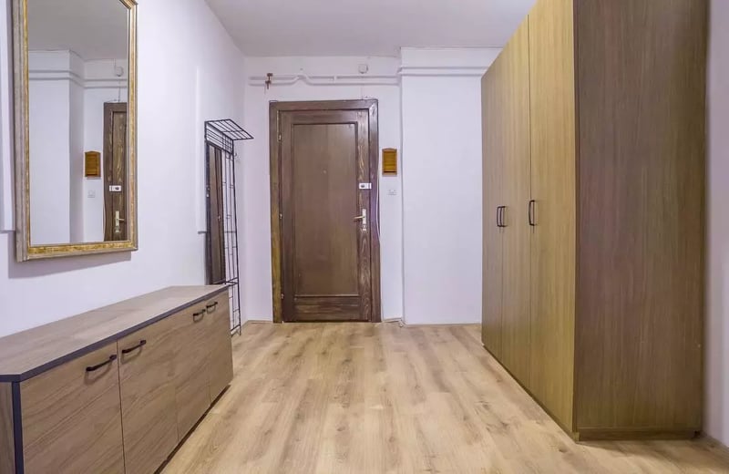 Долгосрочная аренда 2-комнатной квартиры, 60 м², в районе Врачар, Белград, Сербия
