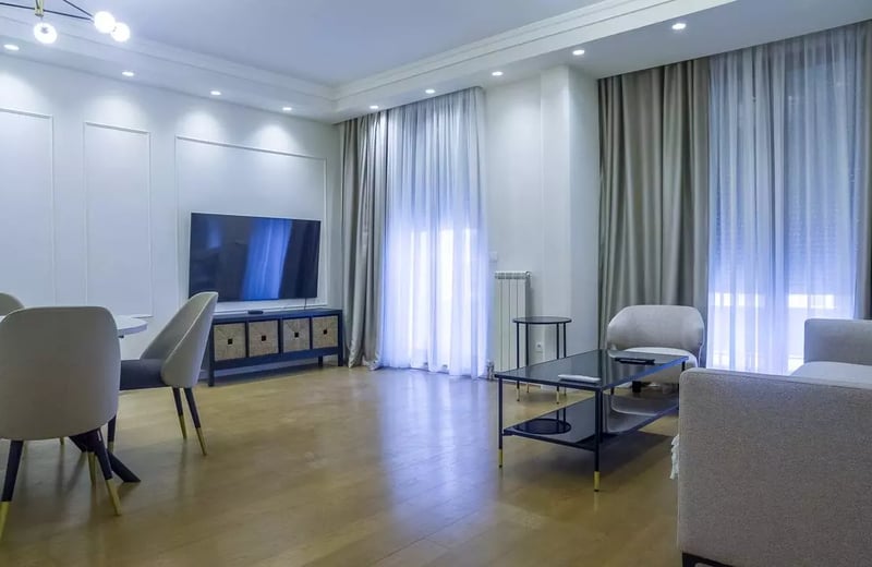 Langzeitmiete einer 3-Zimmer-Wohnung, 85 m², in Vračar, Belgrad, Serbien