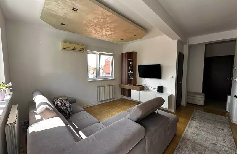 Long-term rental of a 3-room apartment, 64 m², in Vračar, Belgrade, Serbia