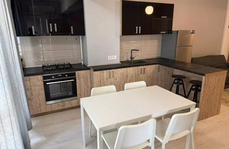 Location longue durée d’un appartement de 2 pièces, 57 m², à Constanța, Roumanie