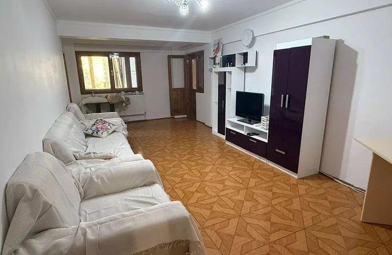 Location longue durée d’un appartement de 4 pièces, 85 m², à Tomis II, Constanța, Roumanie