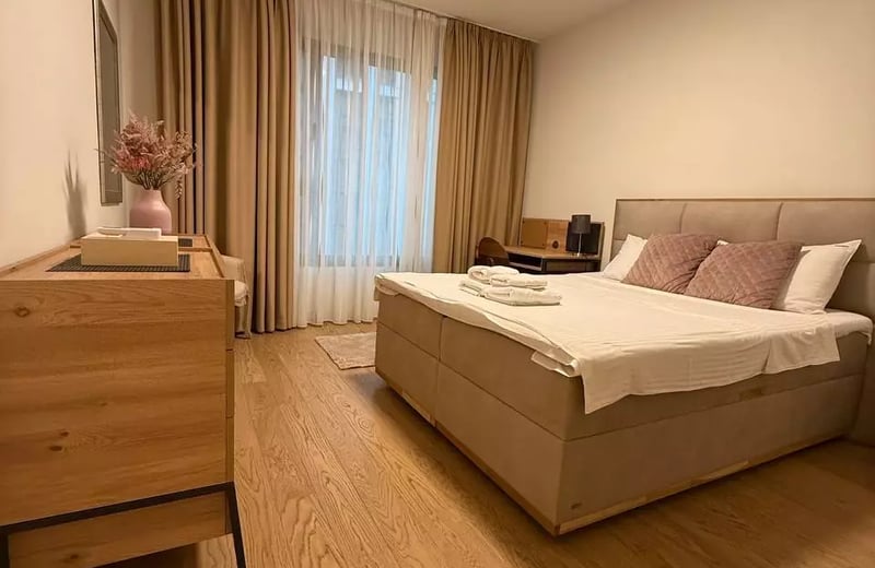 Alquiler a largo plazo de un apartamento de 2 habitaciones, 62 m², Belgrado, Serbia