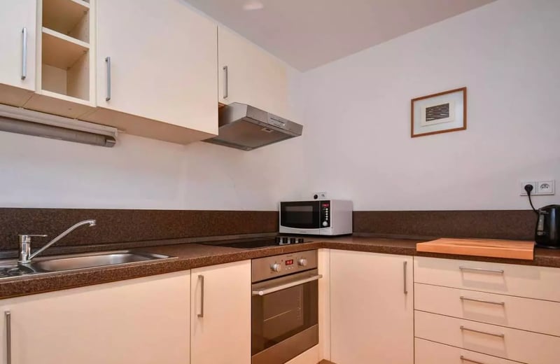 Langzeitmiete einer 2-Zimmer-Wohnung, 51 m², in Staré Mesto, Bratislava, Slowakei