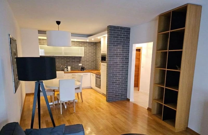 Alquiler a largo plazo de un apartamento de 2 habitaciones, 56 m², en Stare Podgórze, Cracovia, Polonia