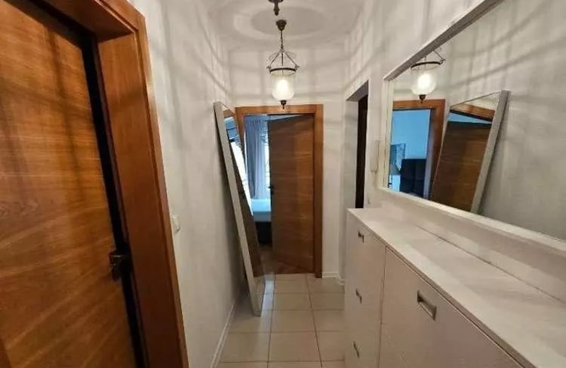 Alquiler a largo plazo de un apartamento de 2 habitaciones, 56 m², en Stare Podgórze, Cracovia, Polonia