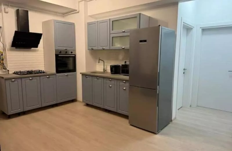 Alquiler a largo plazo de un apartamento de 3 habitaciones, 70 m², en Constanza, Rumanía