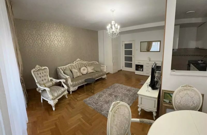 Long-term rental of a 3-room apartment, 60 m², in the city center, Belgrade, Serbia
