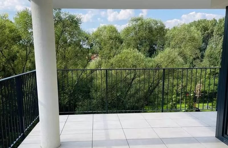 Alquiler a largo plazo de un apartamento de 3 habitaciones, 60 m², en Dębniki – Zakrzówek, Cracovia, Polonia