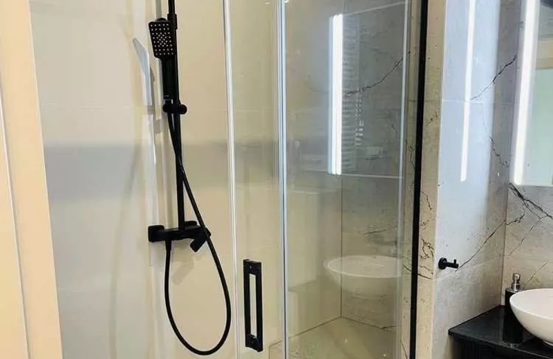 Alquiler a largo plazo de un apartamento de 3 habitaciones, 60 m², en Dębniki – Zakrzówek, Cracovia, Polonia