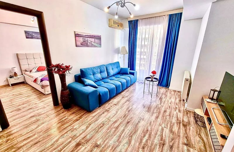 Location longue durée d’un appartement de 2 pièces, 75 m², à Mamaia, Constanța, Roumanie