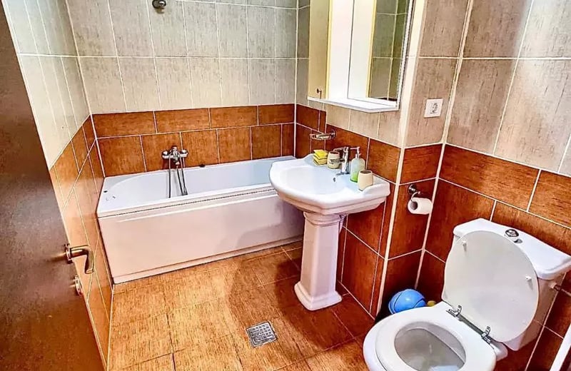 Location longue durée d’un appartement de 2 pièces, 75 m², à Mamaia, Constanța, Roumanie