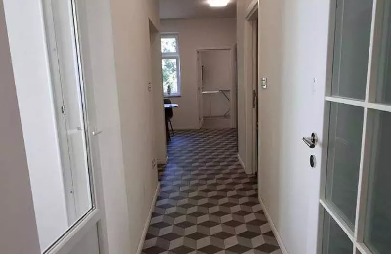 Alquiler a largo plazo de un apartamento de 4 habitaciones, 103 m², en Belgrado, Serbia