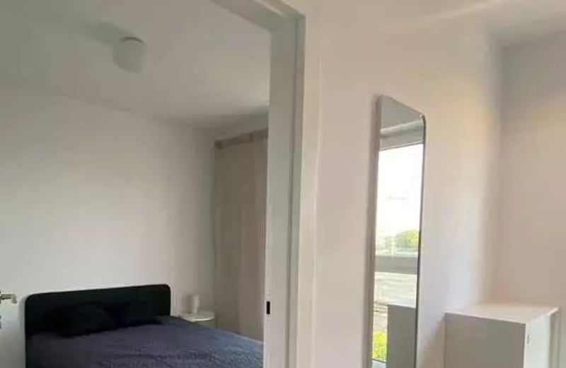 Alquiler a largo plazo de un apartamento de 3 habitaciones, 53 m², en Podgórze, Cracovia, Polonia