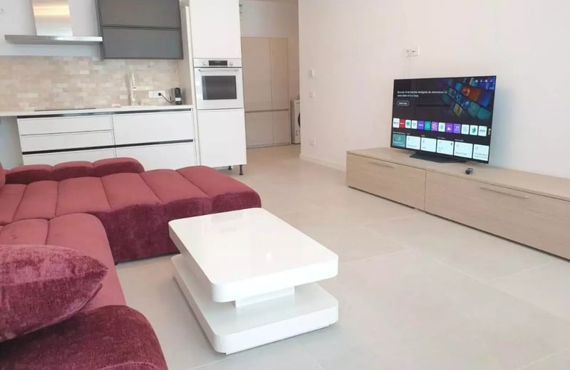 Location longue durée d’un appartement de 2 pièces, 60 m², à Mamaia Nord, Constanța, Roumanie