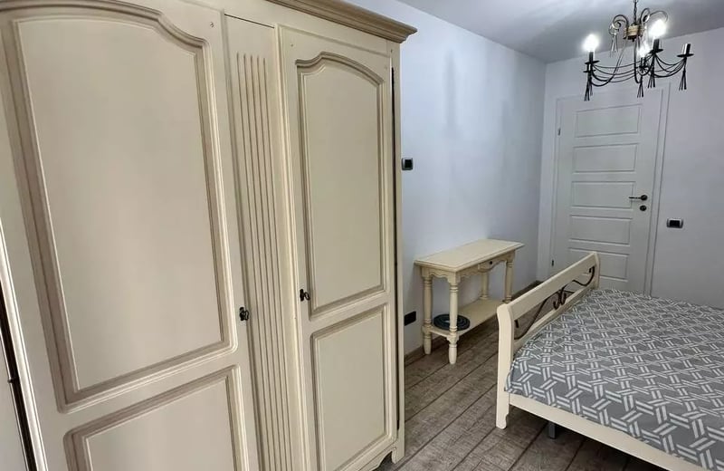 Location longue durée d’un appartement de 3 pièces, 85 m², Constanța, Roumanie