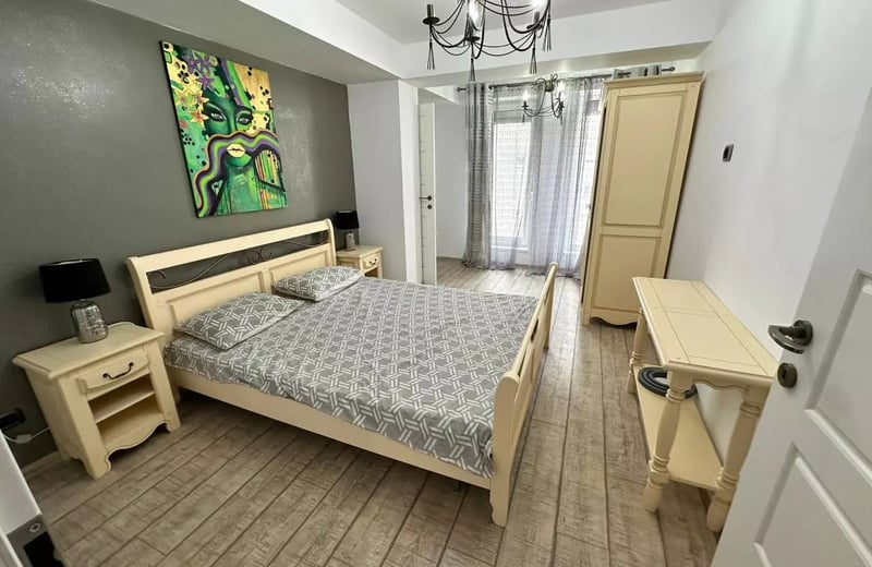 Location longue durée d’un appartement de 3 pièces, 85 m², Constanța, Roumanie