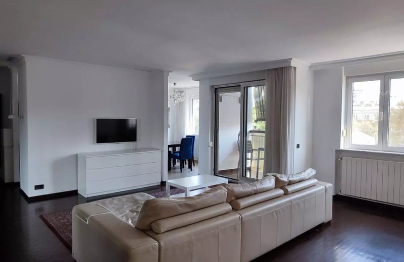 Long-term rental of a bright 3-room apartment, 75 m², Vračar district, Belgrade, Serbia