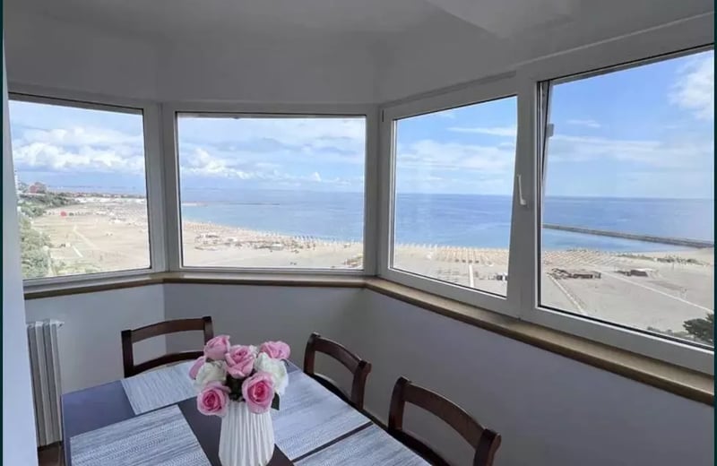 Долгосрочная аренда 3-комнатной квартиры, 80 м², в районе Faleza Nord, Констанца, Румыния