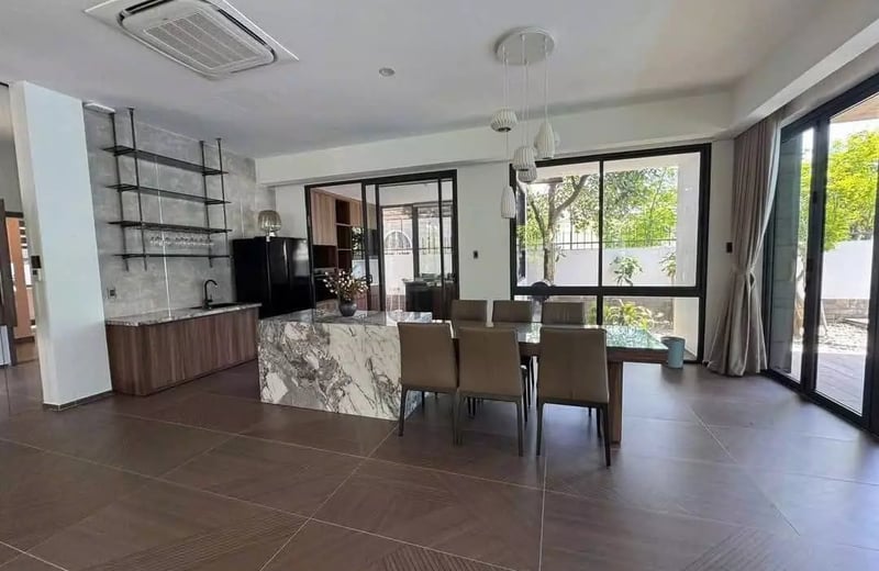 Location longue durée d’une villa de 4 chambres à Nam Viet A, Da Nang, Vietnam