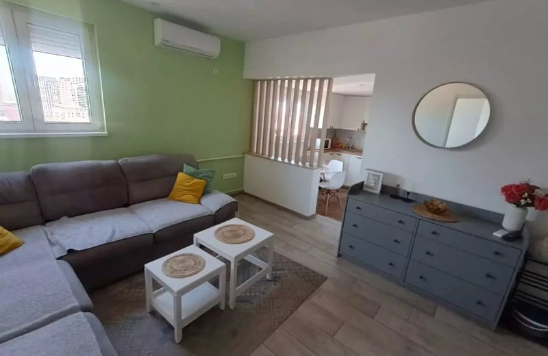 Miete einer gemütlichen 2-Zimmer-Wohnung, 41 m², nahe dem Stadtzentrum, Belgrad, Serbien
