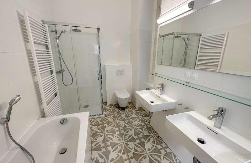 Apartamento histórico frente a la estación de metro Schottenring en el distrito 1 de Viena