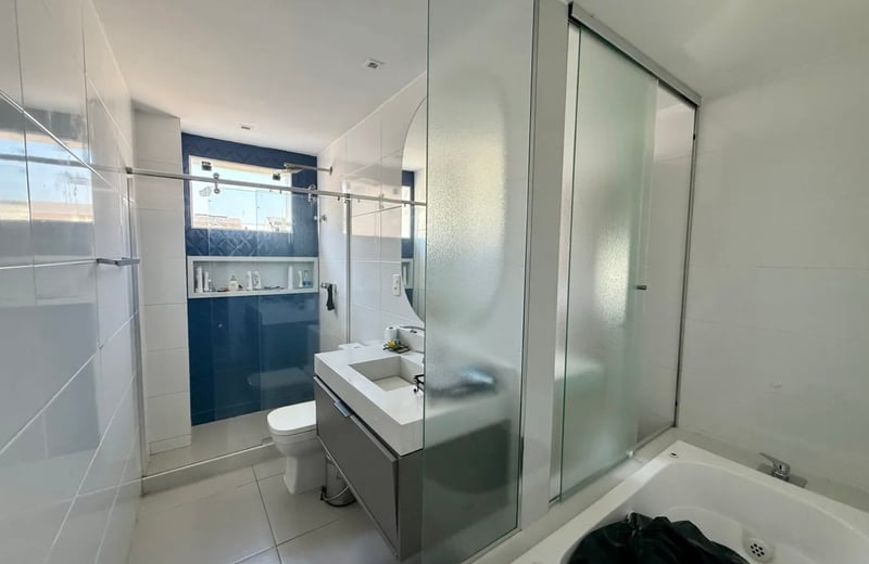 Vermietung einer großzügigen Villa mit 4 Schlafzimmern und Pool, Barra da Tijuca, Rio de Janeiro, Brasilien