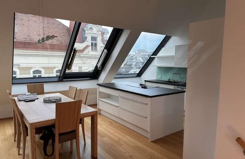 Alquiler Ático 4 Habitaciones 142m² con Terraza y Balcón cerca de Mariahilferstrasse, Viena