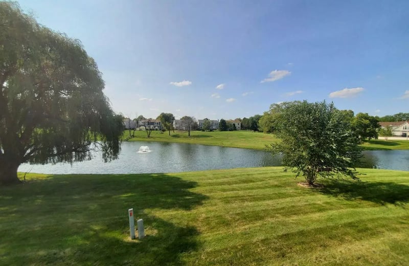 Long-Term Rental – Renovated 2BR Townhouse in Wheeling, IL, USA (Polo Run)