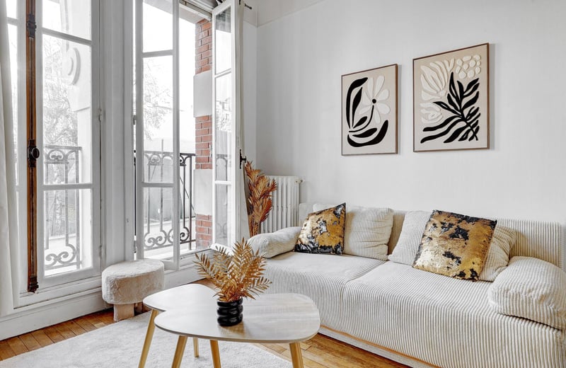 Rent of a modern 2-room apartment, 40 m², 15th district, Paris, France