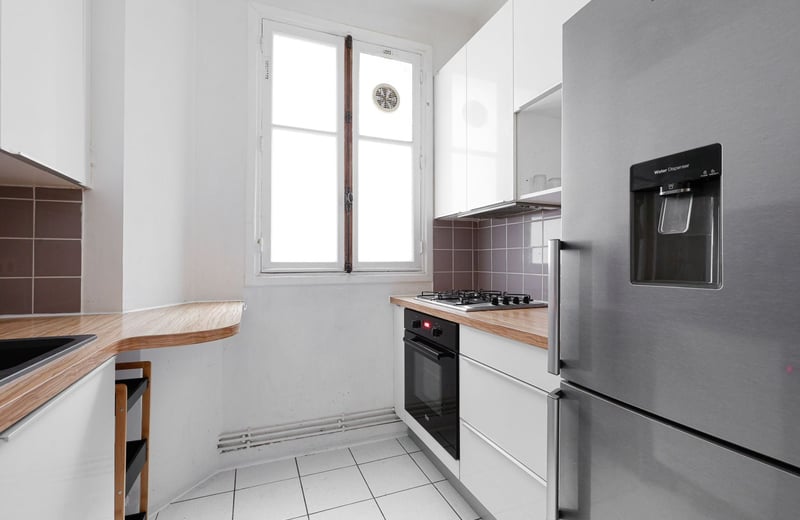 Rent of a modern 2-room apartment, 40 m², 15th district, Paris, France
